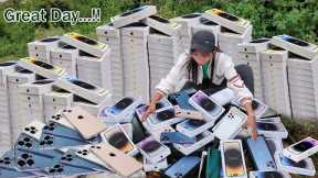 Great day...!! Found Good Apple iPhone 12 Pro max & New iPhone 14 Pro max boxes in the landfill