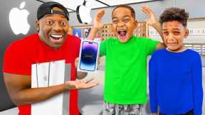 DAD BUYS FAVORITE KID NEW IPHONE 14, Brother Gets Sad & Cried | The Prince Family Clubhouse