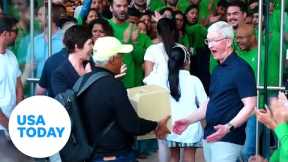 Apple’s Tim Cook left speechless by original Macintosh at store launch | USA TODAY