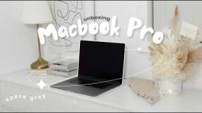 Apple MacBook Pro M1 Max Unboxing Space Grey