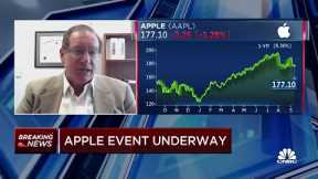 Apple should consider making large acquisition to serve as growth driver, says ISWM's Paul Meeks