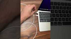 NEW MacBook Air 13 can Recharge itself!  😂