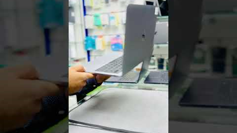 MacBook Pro A1706 2017 13” Retina Display |No Camera | Core i5 | 16GB RAM 256GB SSD | Free MS Office